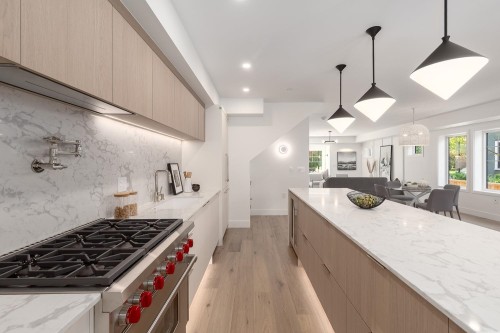 1141 33Rd Avenue W, Vancouver, BC 