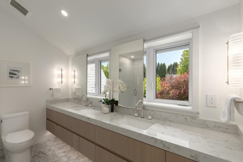 1141 33Rd Avenue W, Vancouver, BC 