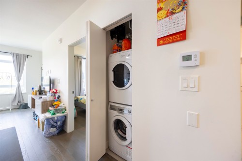 206-4033 May Drive, Richmond, BC 