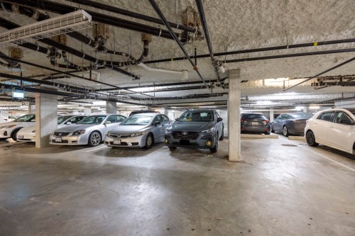 206-4033 May Drive, Richmond, BC 