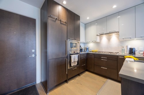 206-4033 May Drive, Richmond, BC 