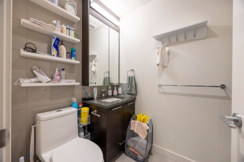 206-4033 May Drive, Richmond, BC 