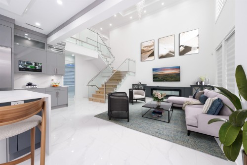 1100 Como Lake Avenue, Coquitlam, BC 