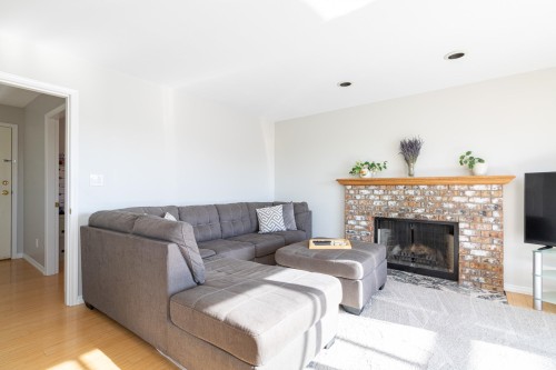 2658 Delahaye Drive, Coquitlam, BC 