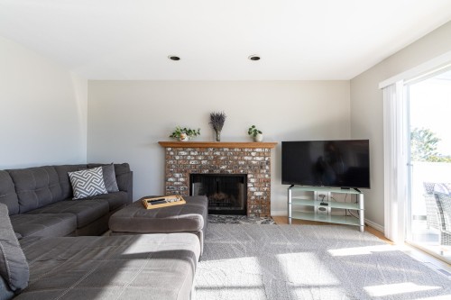 2658 Delahaye Drive, Coquitlam, BC 