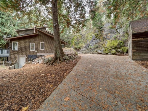 7462 Redrooffs Road, Halfmoon Bay, BC 