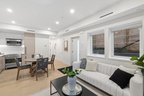 2432 49Th Avenue W, Vancouver, BC 