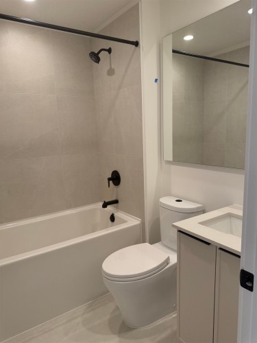 404-3075 Murray Street, Port Moody, BC 