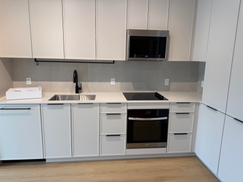 404-3075 Murray Street, Port Moody, BC 