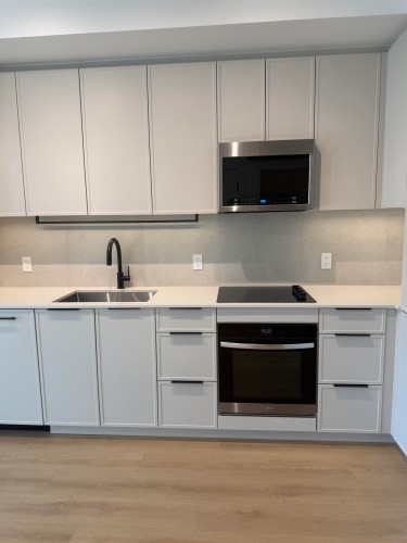 404-3075 Murray Street, Port Moody, BC 