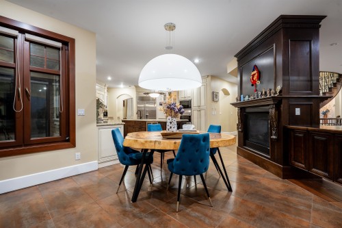 2336 Kadlec Court, West Vancouver, BC 