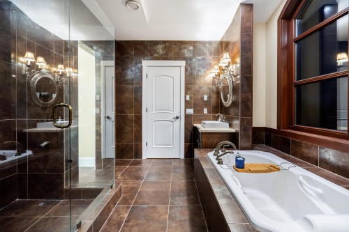 2336 Kadlec Court, West Vancouver, BC 