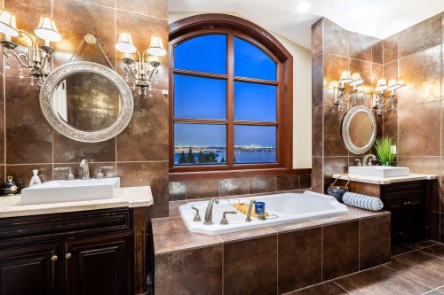 2336 Kadlec Court, West Vancouver, BC 