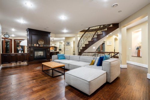 2336 Kadlec Court, West Vancouver, BC 