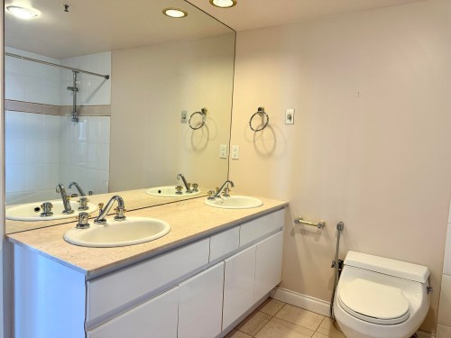 20C-338 Taylor Way, West Vancouver, BC 