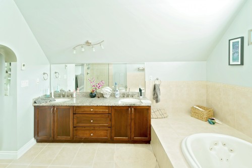 2915 Fern Drive, Anmore, BC 