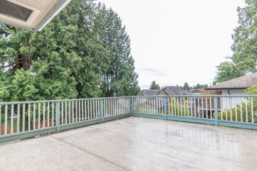 341 24Th Street W, North Vancouver, BC 