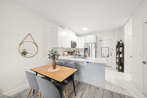 102-12310 222 Street, Maple Ridge, BC 