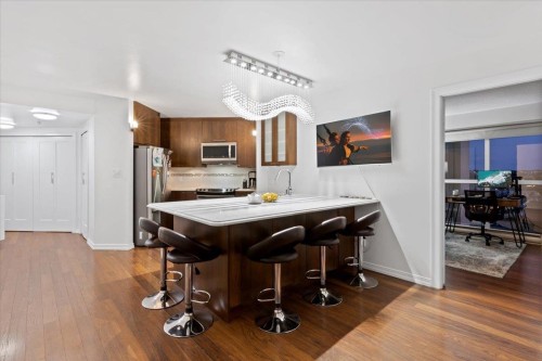 1401-907 Beach Avenue  Vancouver, BC V6Z 2R3