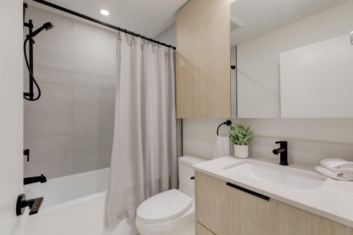 2-339 Keary Street, New Westminster, BC 