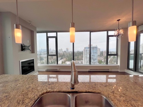 2902-7088 18Th Avenue, Burnaby, BC 