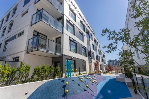 204-3264 Vanness Avenue, Vancouver, BC 