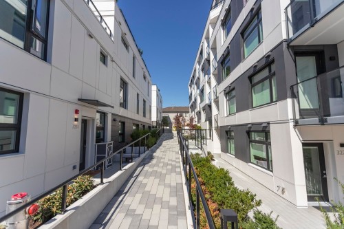 204-3264 Vanness Avenue, Vancouver, BC 