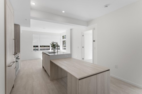 204-3264 Vanness Avenue, Vancouver, BC 