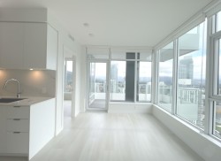 3209-537 Cottonwood Avenue  Coquitlam, BC V3J 0S4