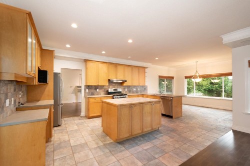 338 Dollarton Highway N, North Vancouver, BC 