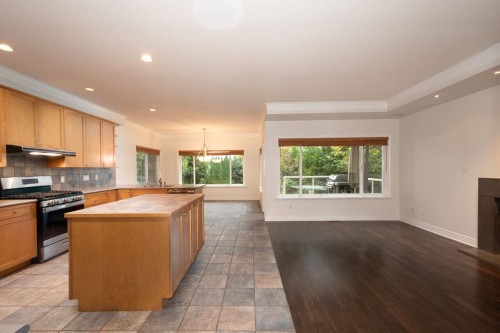 338 Dollarton Highway N, North Vancouver, BC 