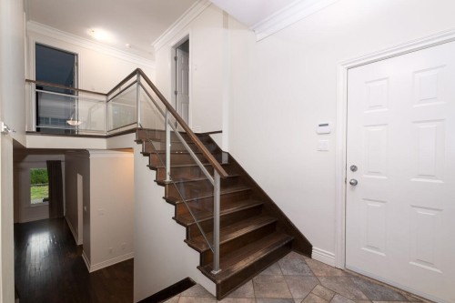 338 Dollarton Highway N, North Vancouver, BC 