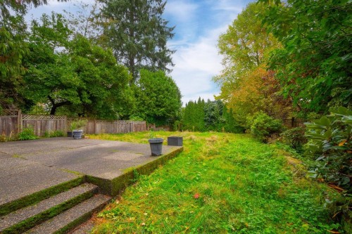 338 Dollarton Highway N, North Vancouver, BC 