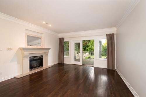 338 Dollarton Highway N, North Vancouver, BC 