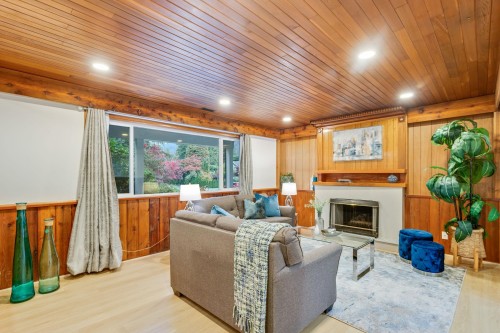 3288 Hoskins Road, North Vancouver, BC 