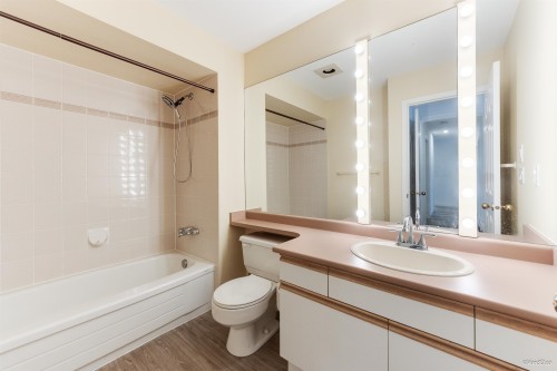 301-7480 Gilbert Road, Richmond, BC 