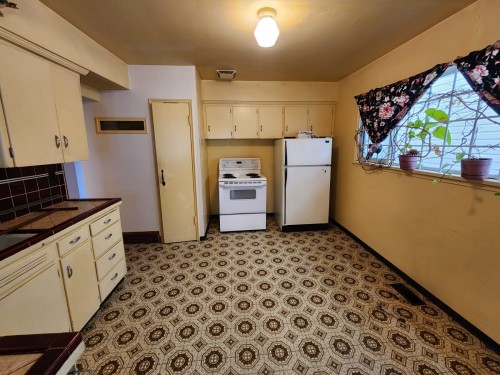 7544 Main Street, Vancouver, BC 