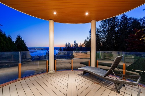 1562 Pinecrest Drive, West Vancouver, BC 