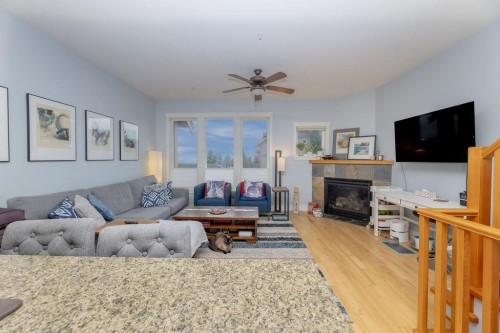 14-728 Gibsons Way, Gibsons, BC 