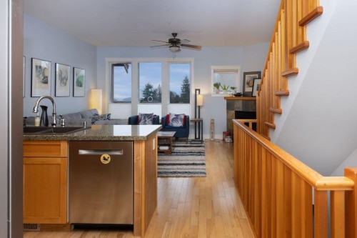 14-728 Gibsons Way, Gibsons, BC 