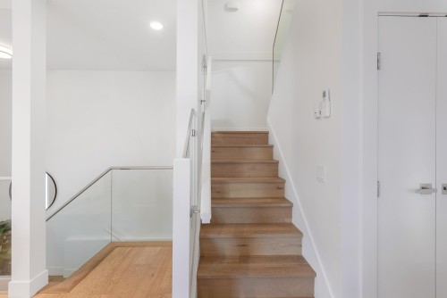 2431 Broadway Street W, Vancouver, BC 