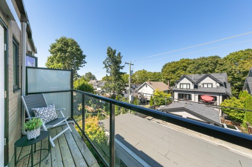 2431 Broadway Street W, Vancouver, BC 