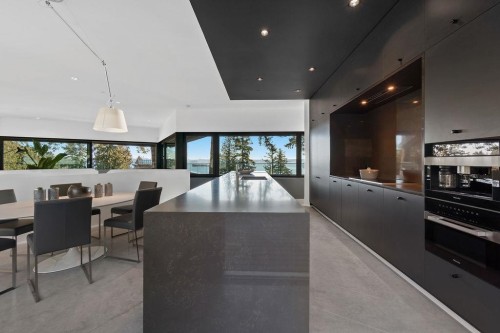 4166 Rose Crescent, West Vancouver, BC 