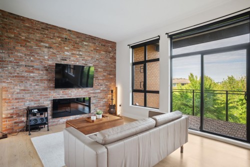 302-220 Salter Street, New Westminster, BC 