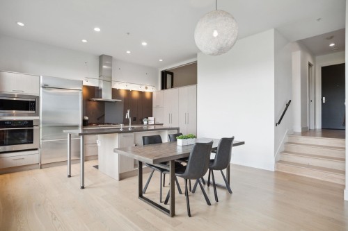 302-220 Salter Street, New Westminster, BC 