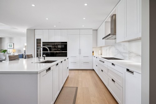 209-1355 Bellevue Avenue, West Vancouver, BC 