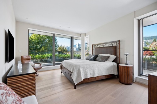 209-1355 Bellevue Avenue, West Vancouver, BC 