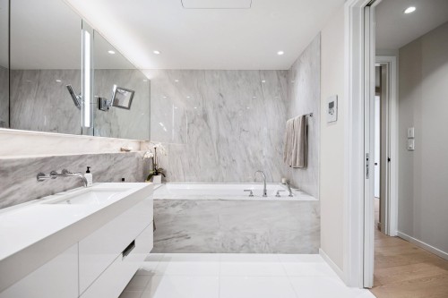 209-1355 Bellevue Avenue, West Vancouver, BC 