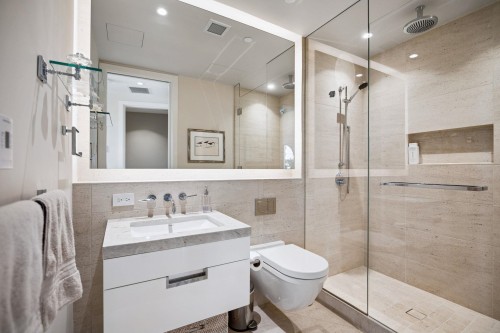 209-1355 Bellevue Avenue, West Vancouver, BC 