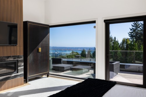 1050 King Georges Way, West Vancouver, BC 